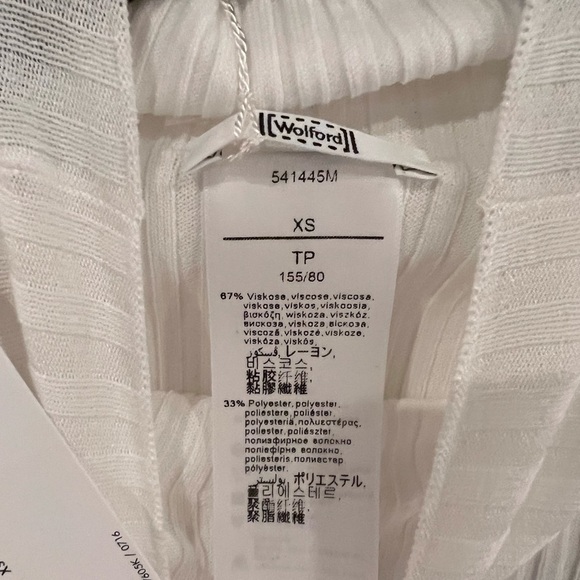 NWT white Wilford turtle neck. - Picture 3 of 4
